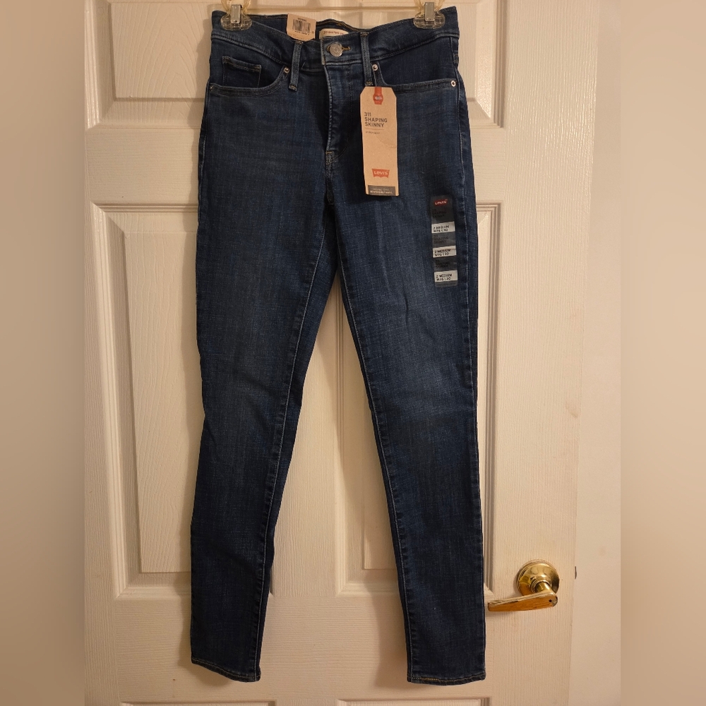 Levi's 311 Shaping Skinny Jeans - Size 26
NEW